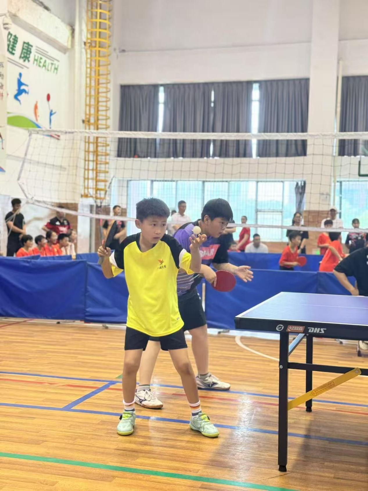 乒乓球新闻报道(5)_html_4d94c42e.jpg