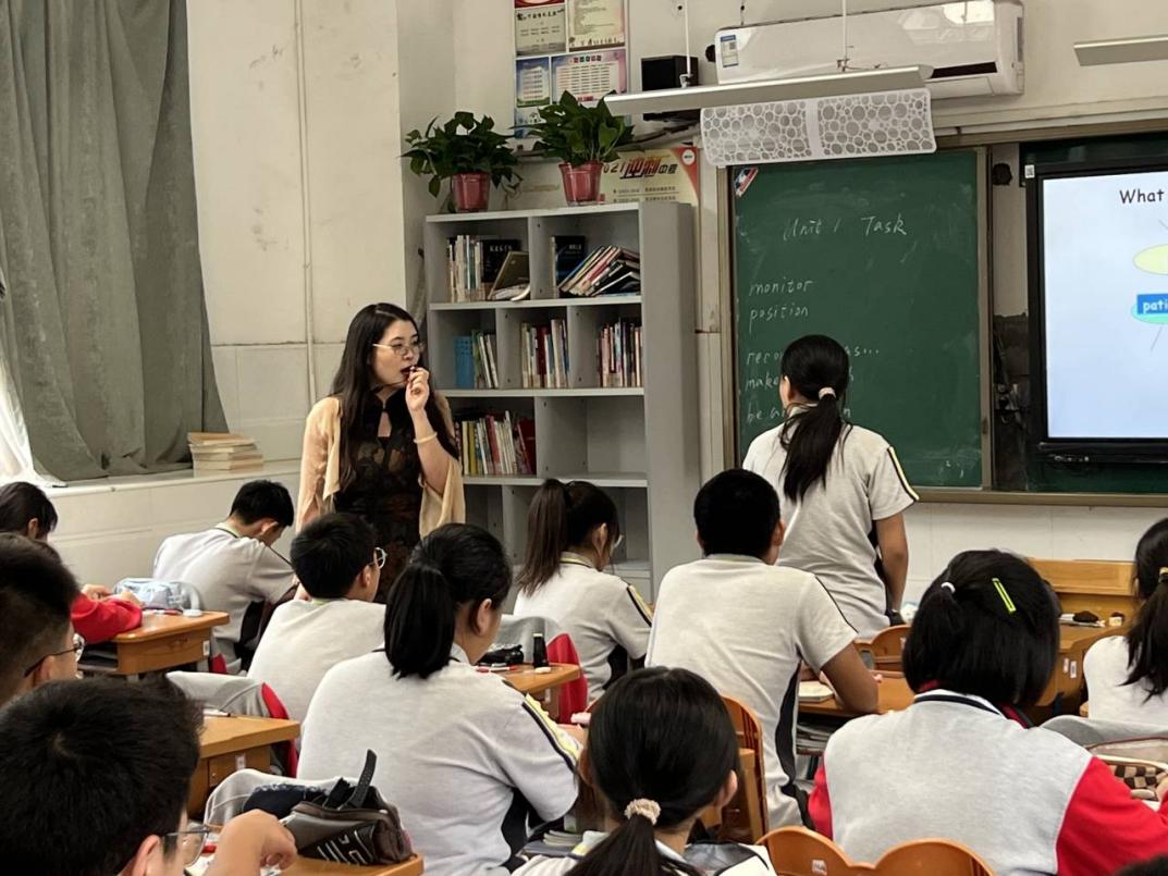 聚焦新课标 实施精准教学_html_m39edbcb0.jpg
