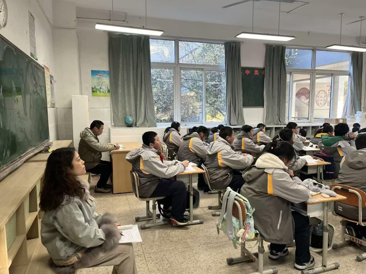 【勤耕摄园】任教精通方有力，育人有法蔚成风——摄山中学开展期初教学常规检查活动_html_m2a6f0fc.jpg