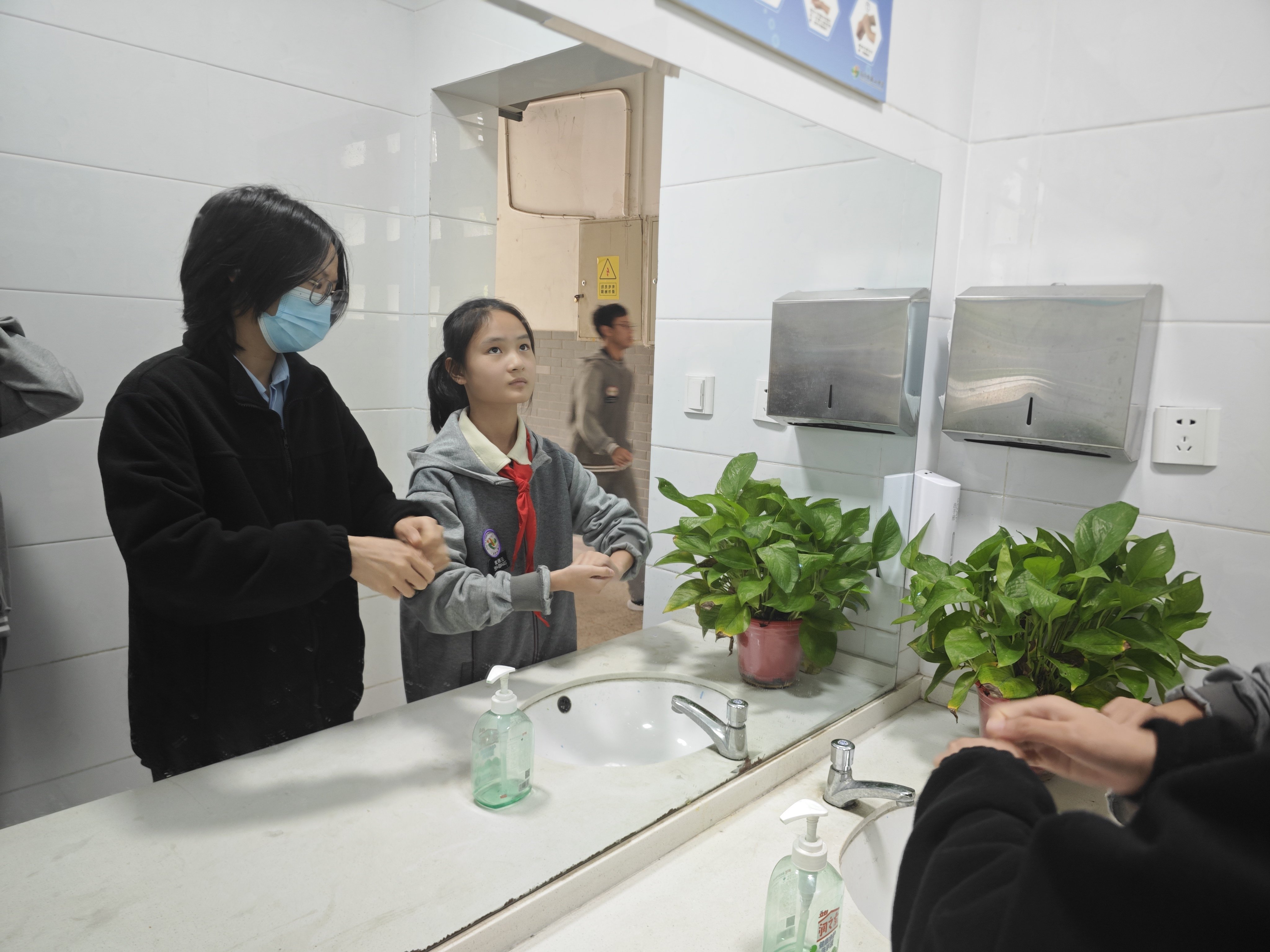 【大美摄园】摄山中学成功举办全球洗手日活动_html_m5be63928.jpg