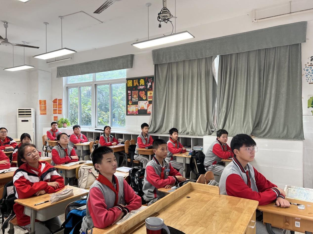 【实效德育】摄山中学开展纪念“九一八”国防教育主题活动_html_m75952589.jpg