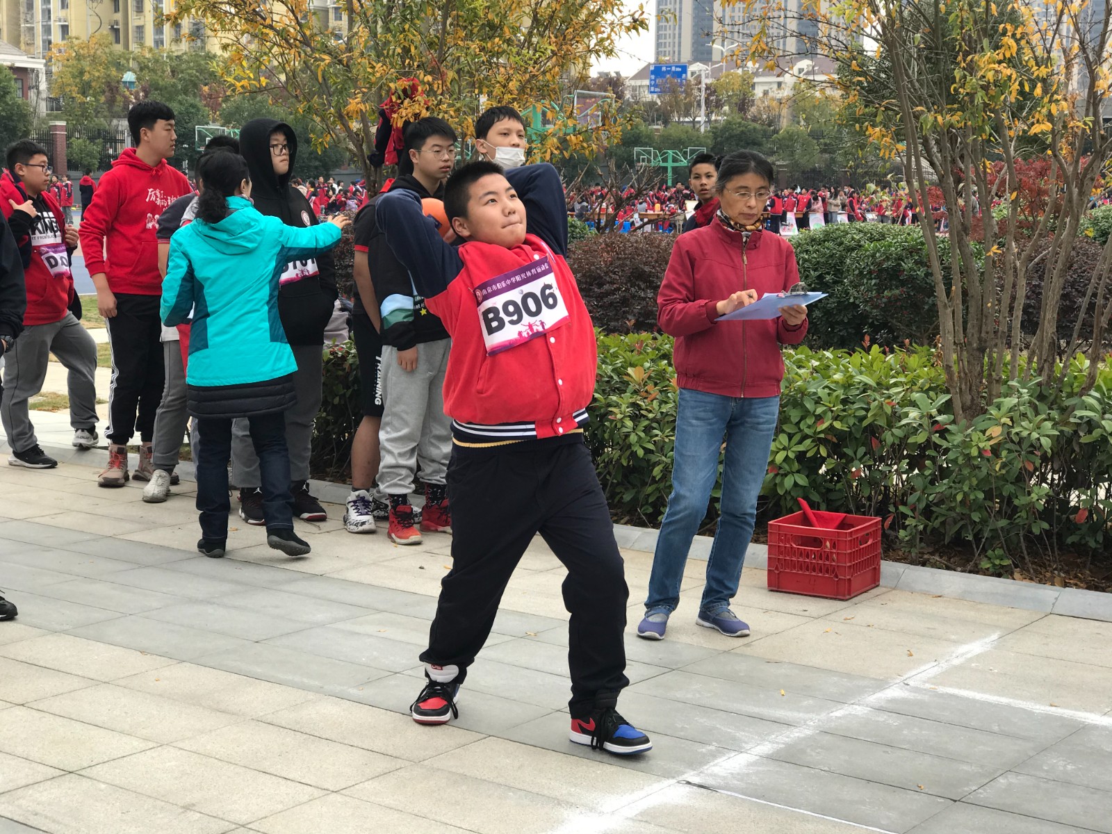 实心球投掷1.jpg