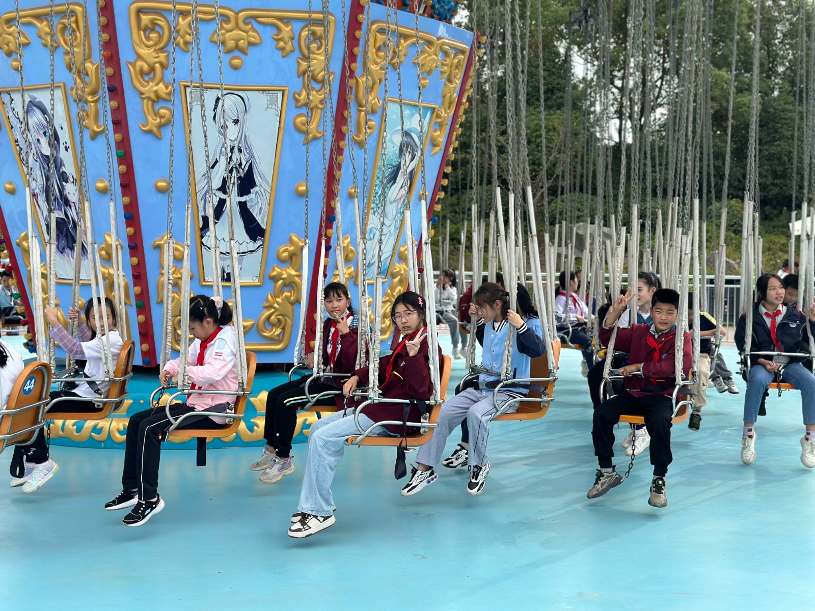 旋转飞椅 (1).jpg