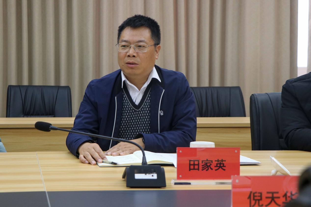 3月7日 市教育局田家英副局长一行来校调研_html_3fc8a998.jpg