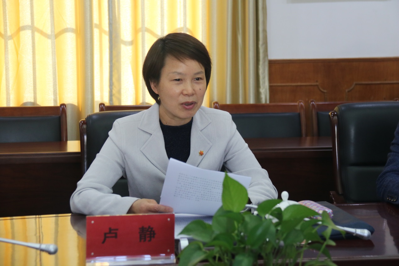 卢静副区长调研新港中专校1_html_m36284ed0.jpg