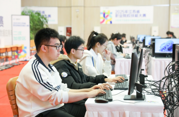 南京新港中专勇夺大数据应用与服务赛项金牌_html_54bfbc23.png