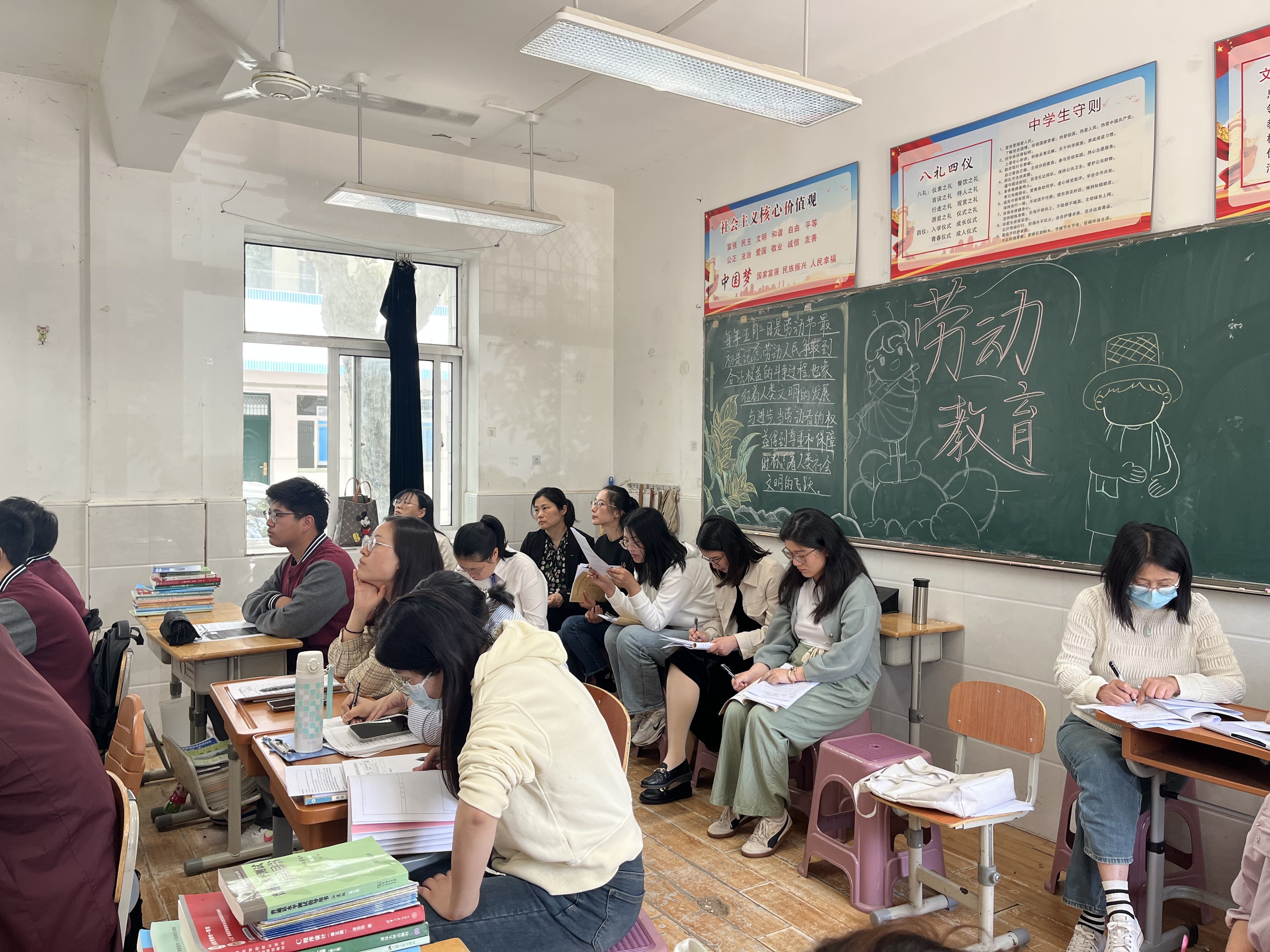 迈皋桥英语区公开课通讯稿_html_70f8df50.jpg