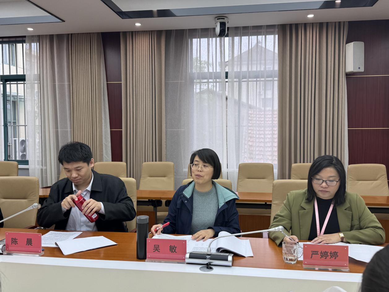 开题论证明思路 课题引领促教研_html_5138e0dc.jpg
