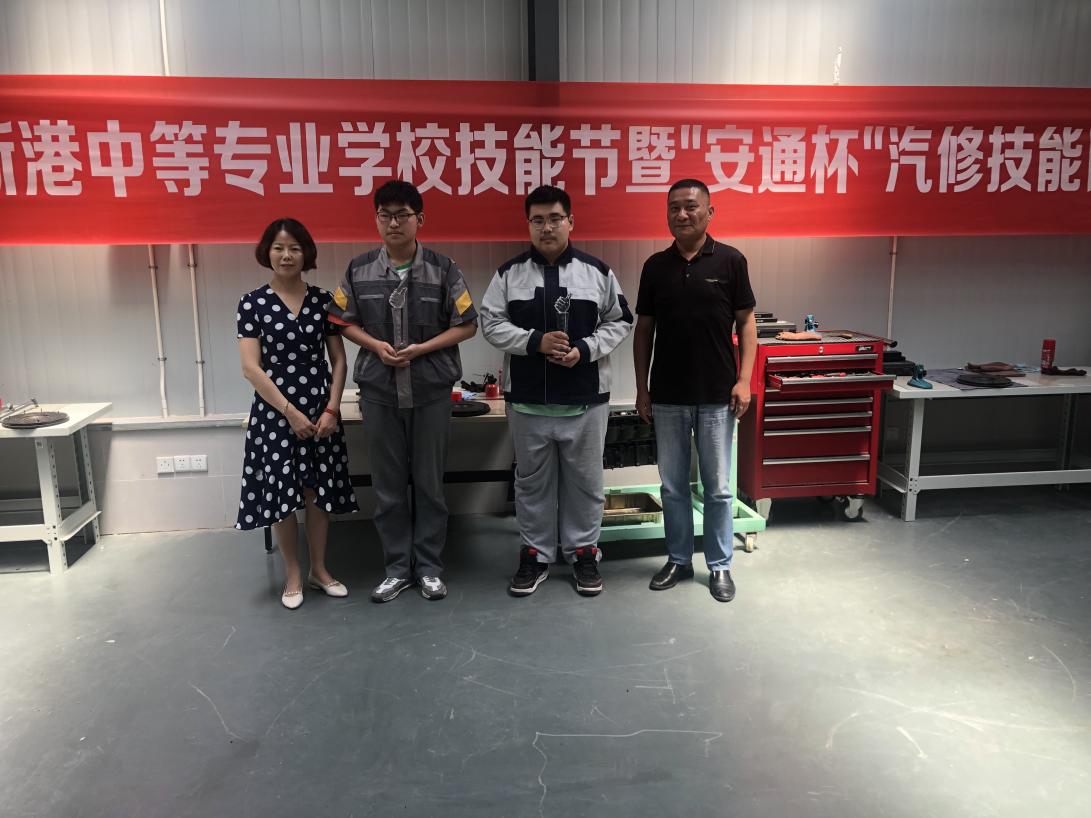 庆建党百年 展职教风采（豆丽婷）_html_m565365de.jpg