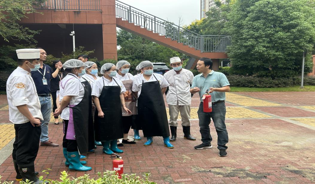 食堂卫生与安全通讯稿_html_me133b57.jpg