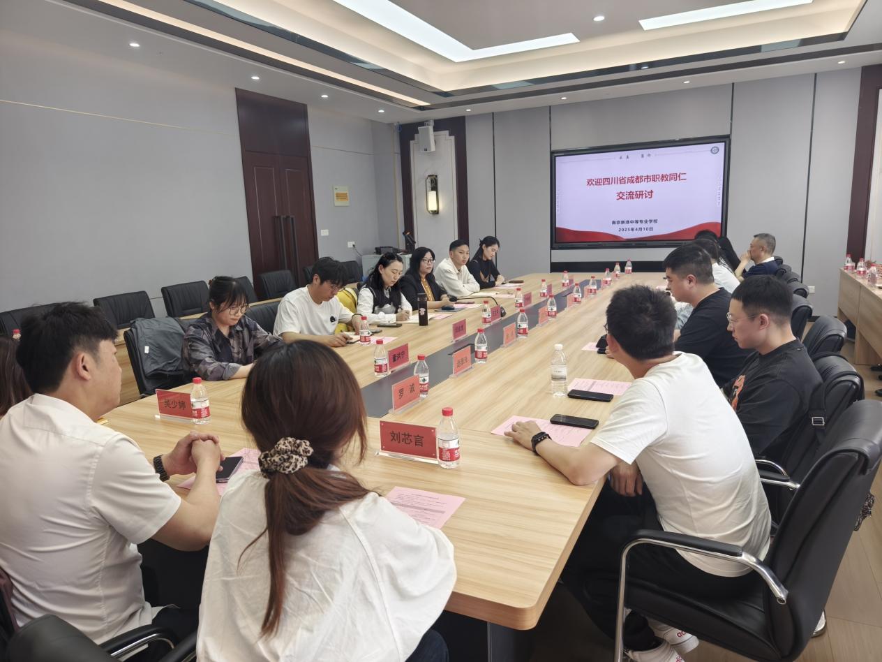 职业教育携手共进 0411_html_m17a7641f.jpg