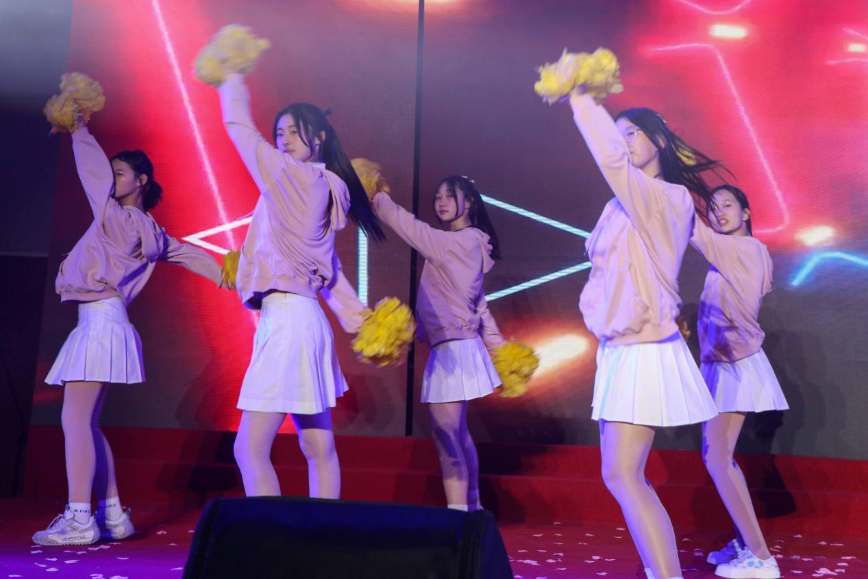 匠心向未来  2024年庆元旦展演暨表彰典礼_html_2bf23ec8.jpg