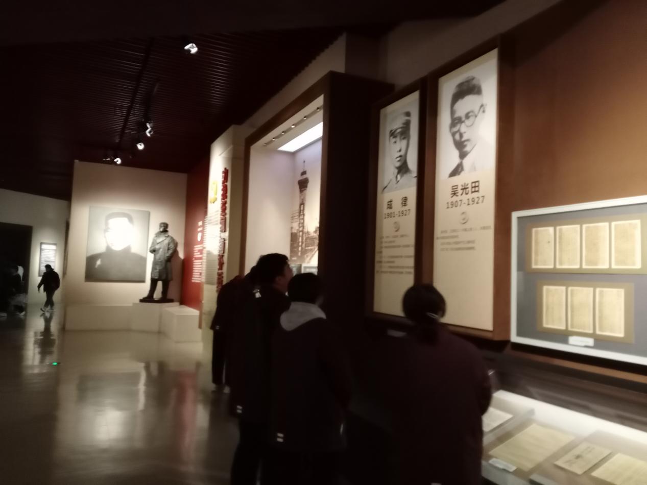 雄心英烈，无愧英名_html_52d4e27f.jpg