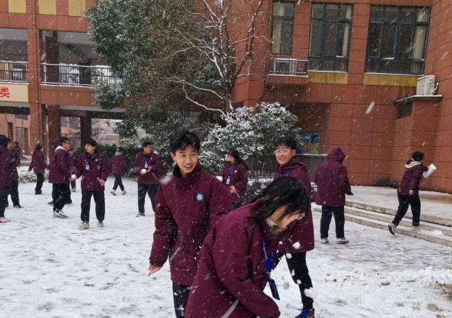 玩雪_html_m4fc758d1.jpg