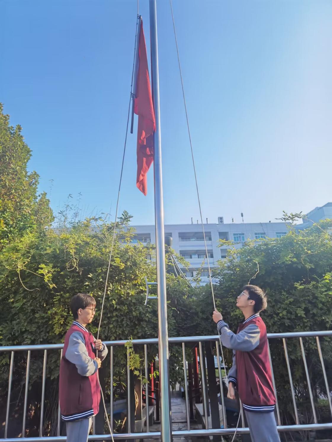10月24日  第七周升旗仪式 敬老传统，代代相传_html_40c7f841.jpg
