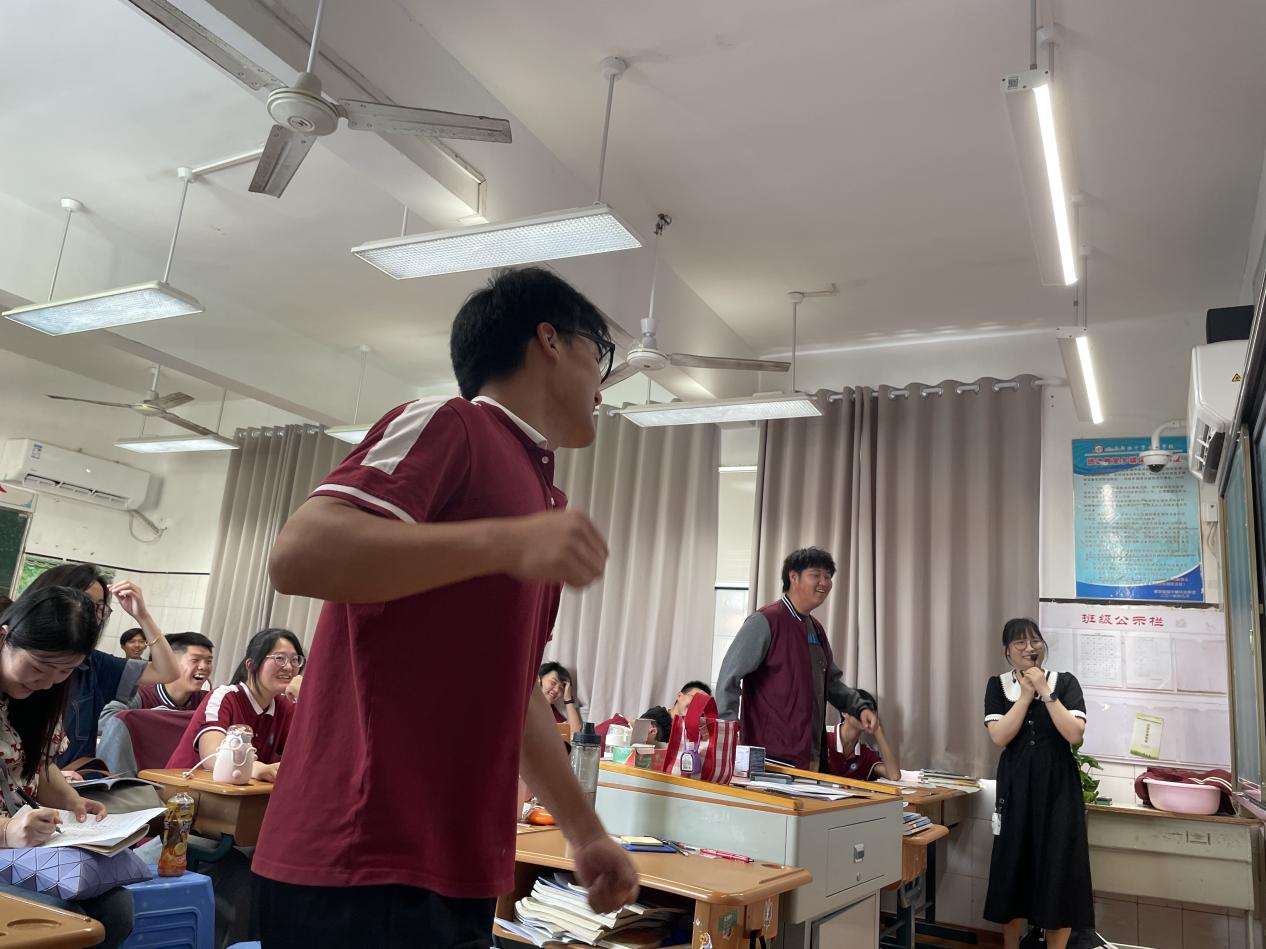 南京新港中等专业开设区级心理教研活动_html_19e5d52e.jpg