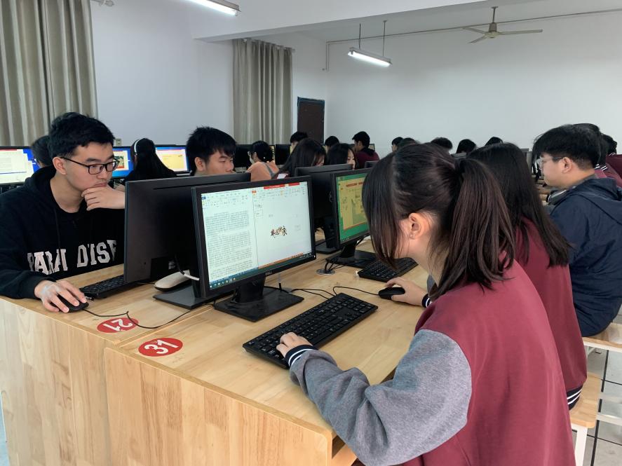 匠心筑梦 技创未来_html_m3cf9287e.jpg