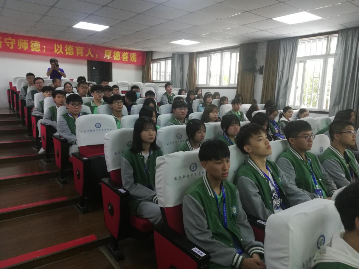 10.15 弘扬中国文化，凝聚民族力量_html_52e613e5.jpg
