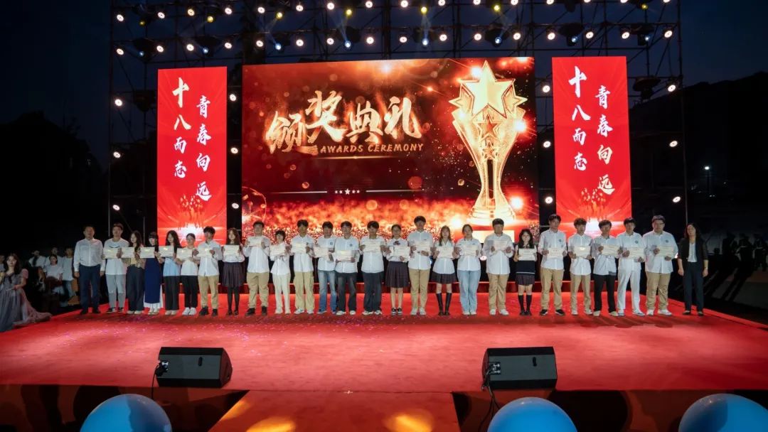 从成人门到工匠路，南京新港中专这场成人礼让传统与匠心同频共振！_html_m303db86a.jpg