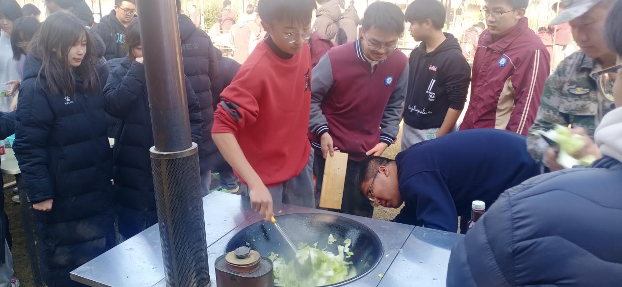 劳动教育新闻稿_html_3adf76d1.jpg
