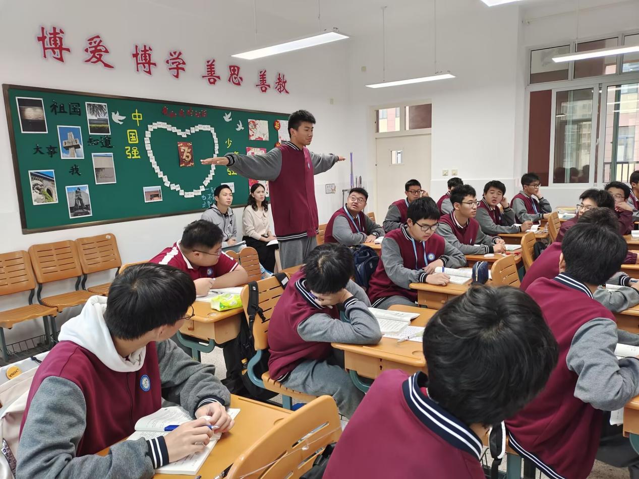 推门听课促成长 把脉课堂助提升_html_m2b9db1a1.jpg