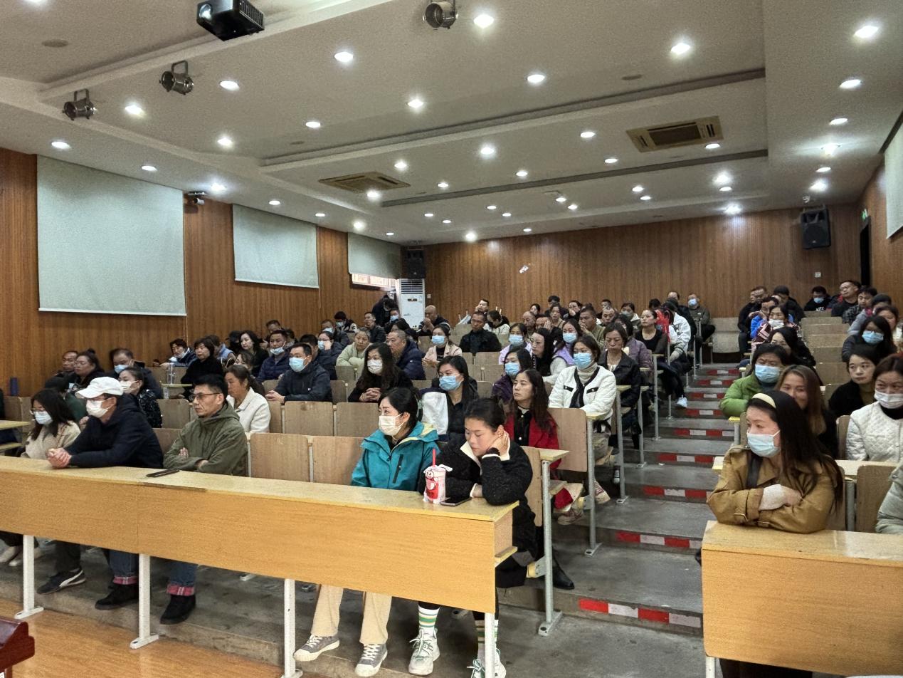2022级综合高中家长会通讯稿_html_m1044e185.jpg