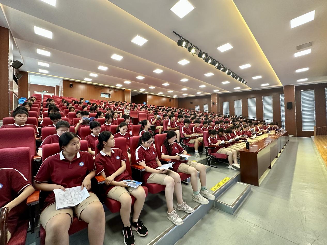 守规筑梦，笃行成长——南京新港中等专业学校2025级新生入学教育_html_4be1004b.jpg