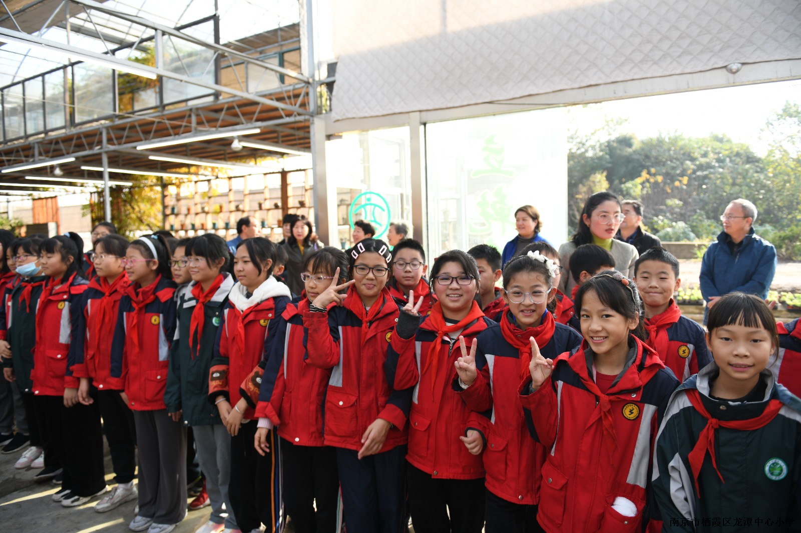【雅韵先锋·团队活动】以劳培能，以花育人——靖安小学开展校外社会实践活动