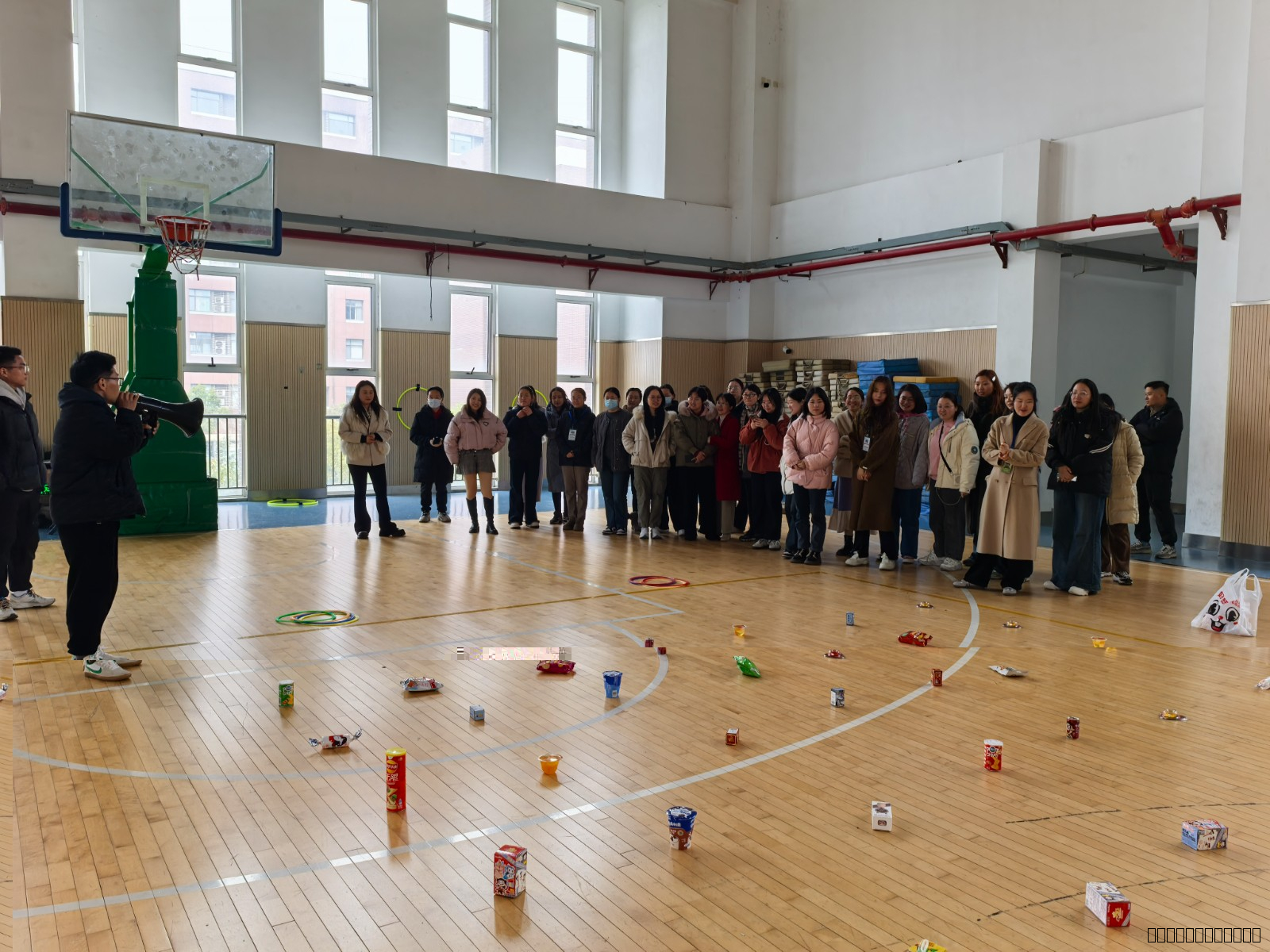 【灵美龙小·特色活动】巾帼展风彩，共筑教育梦——龙潭中心小学（本部）国际三八妇女节趣味活动