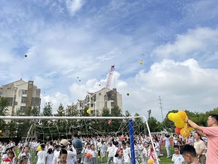 【灵美龙小&middot;江畔】讲文明爱劳动 筑新梦跃新程——龙潭中心小学江畔人家分校举行2023年秋季学期开学典礼暨入学仪式_html_5b4777f3.jpg