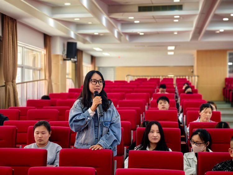 2025.4.25科学规划 助力成长——龙潭中心小学开展第12期家长学堂活动_html_41c9f72b.jpg