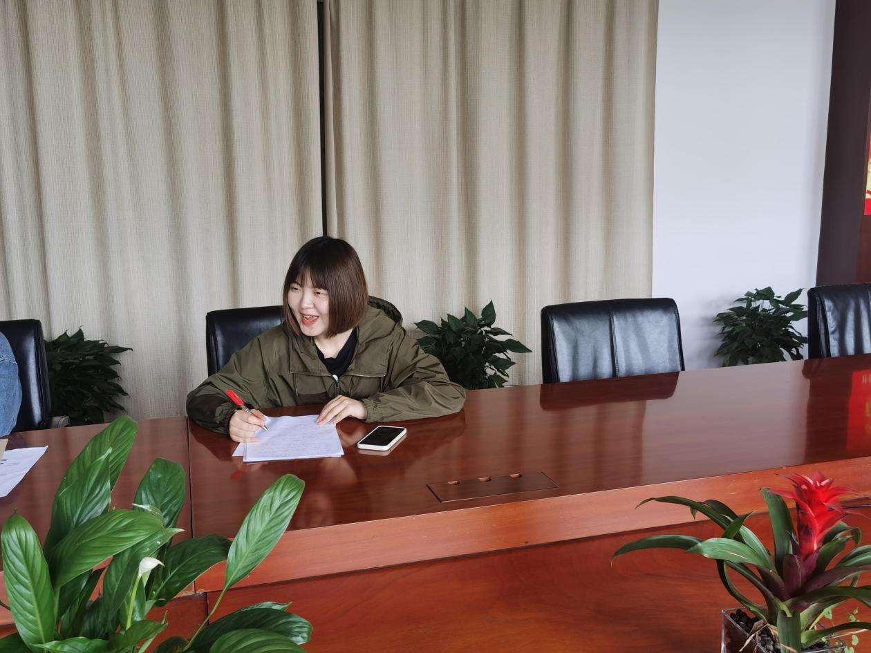 5月江畔英语教研_html_71fdf599.jpg
