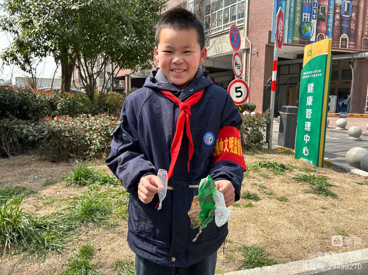 【灵美龙小&middot;龙岸】弘扬雷锋精神，争做新时代好少年——龙潭中心小学开展学雷锋系列活动_html_m70b289.jpg