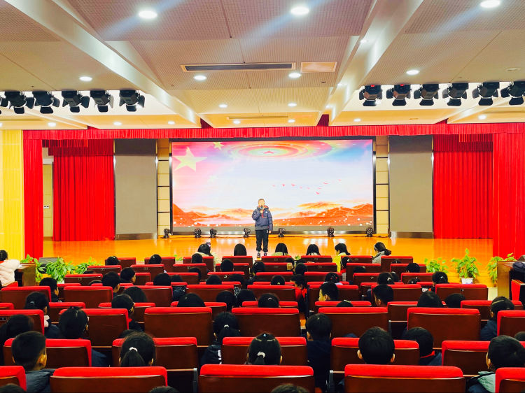 【灵美龙小】勿忘国耻 圆梦中华——龙潭中心小学举办“勿忘国耻 圆梦中华”主题教育活动_html_1a04e582.jpg