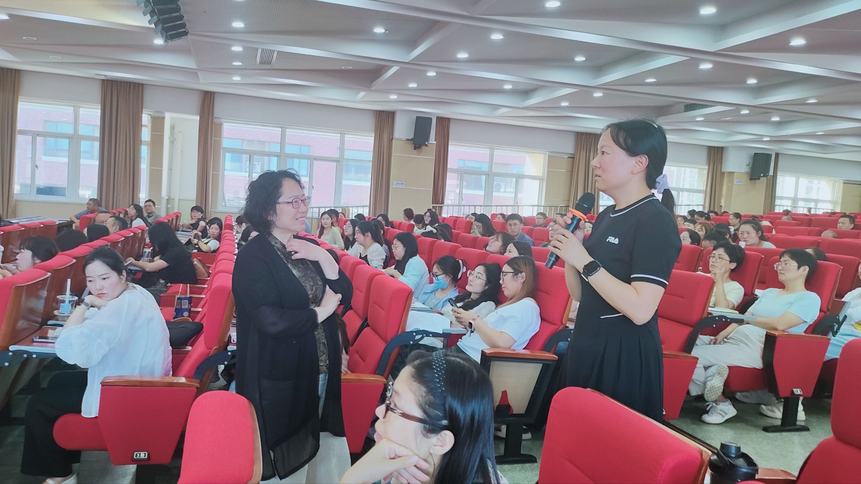 暑期教师培训新闻(2)_html_m38992c96.jpg
