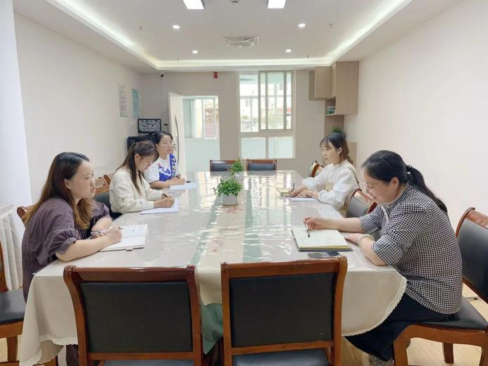220920有效审议  落实计划——栖幼红枫园课程中心组会议（三）（有图）_html_m37ac3b1.jpg