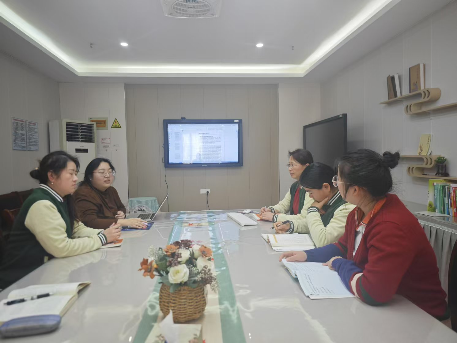 241028聚焦教育过程 共筑质量提升——记栖幼红枫分园业务学习活动（四）_html_m57e56bbd.jpg