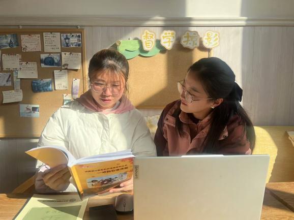 【枫香栖幼】精课程审议 助力教师专业成长  ——栖霞幼儿园石埠湾园大班年级组生成主题前审议