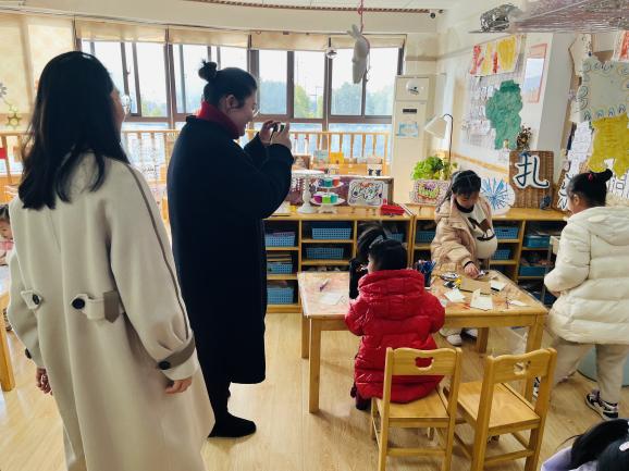 240308护航新学期 引领新篇章——记栖霞幼儿园五福园3月教育教学巡查_html_m6474efb5.jpg