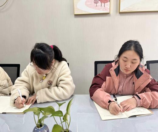 20240313与环境对话 促自由发展——记栖霞幼儿园翡翠天悦园业务学习活动 孙姗姗_html_1d4ad19c.jpg