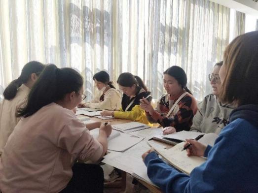 【枫香栖幼】聚焦生活活动 把好入园离园关 ——记栖霞幼儿园石埠湾园教师业务学习