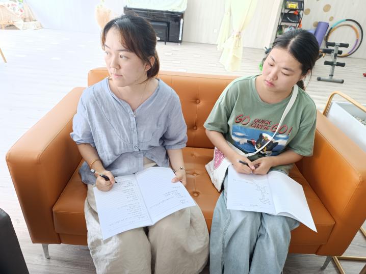 230530立足儿童本位 聚焦课程审议——记栖幼石埠湾园中大班年级组五月课程审议活动  万紫薇_html_29f8a88a.jpg