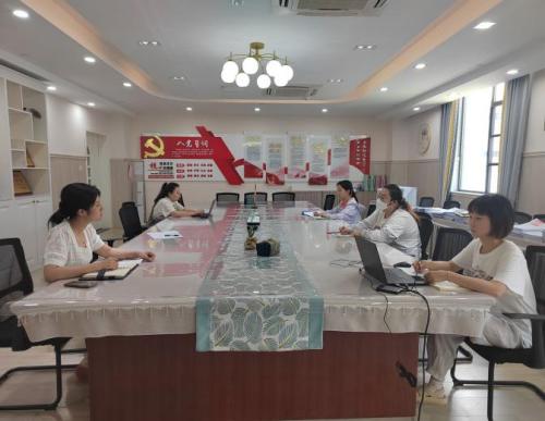 【枫香栖幼】教与研携手 学与用并肩  ——记栖霞幼儿园石埠湾园课程中心组会议