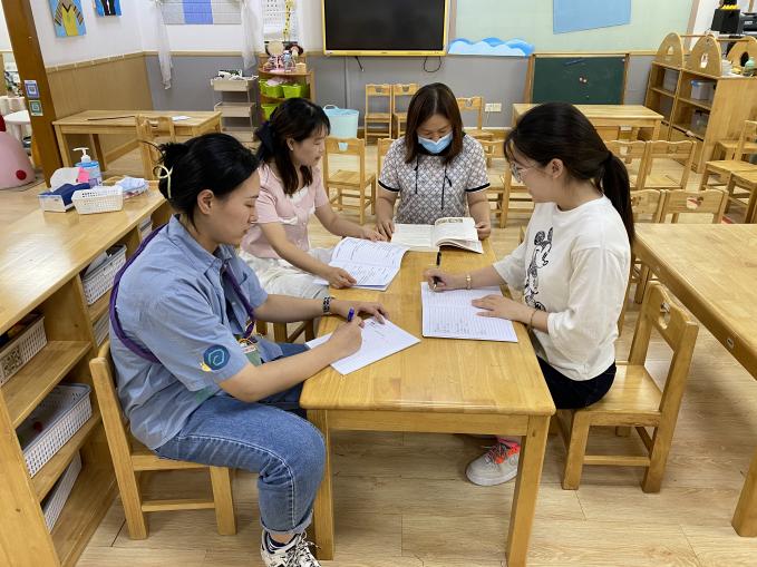 220923聚焦课程审议 立足儿童本位——栖霞幼儿园五福园中班组课程审议活动之《蔬菜大聚会》_html_mb7c8f98.jpg
