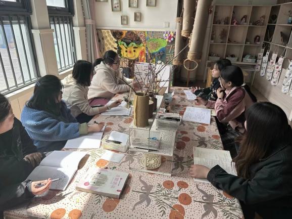 250331以审议促思 以实践赋能——栖幼翡翠天域园中班年级组《找春天》主题课程前审议_html_m450ed94d.jpg