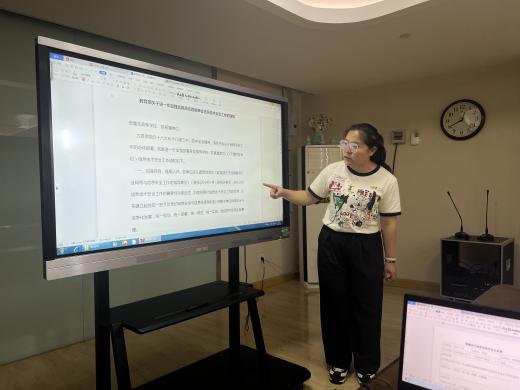 220921开展信息技术培训 强化网络安全意识——栖霞幼儿园五福园信息组培训活动_html_m232f2294.jpg