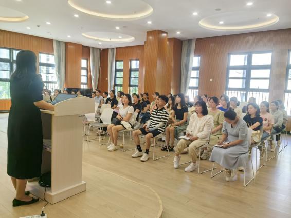 20230908正己修身 廉洁从教——栖霞幼儿园翡翠天悦园开展有偿补课专项治理活动_html_m7fd26cba.jpg