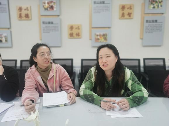 20241011聚焦区域游戏 研思师幼互动——栖霞幼儿园翡翠天悦园业务学习_html_ae7703b.jpg
