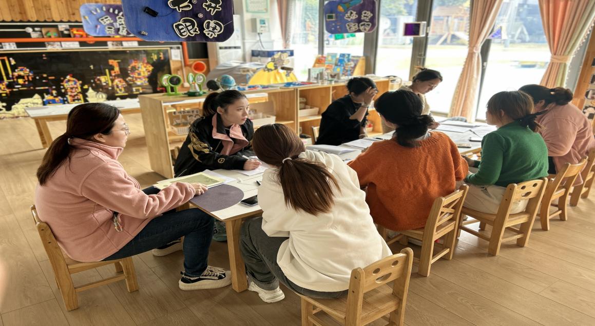 221019聚审议，促成长栖霞幼儿园翡翠天域园小班年级组课程审议活动(1)_html_54c6152c.jpg