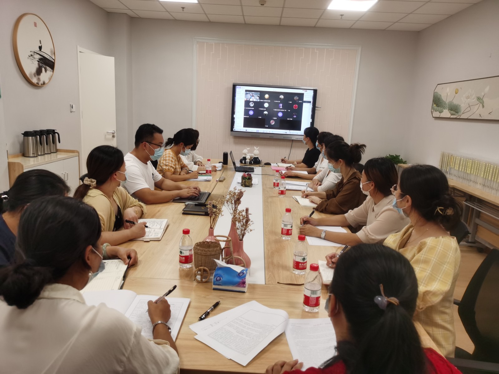 【枫香栖幼】共建帮扶创建路  专家指导促提升  ——记栖霞幼儿园翡翠天域园省优创建材料市级预评审会议
